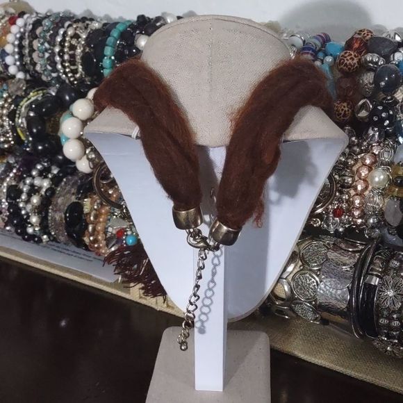 660 Women's Brown Fringe and Gold Costume Statement Necklace - Picture 6 of 6